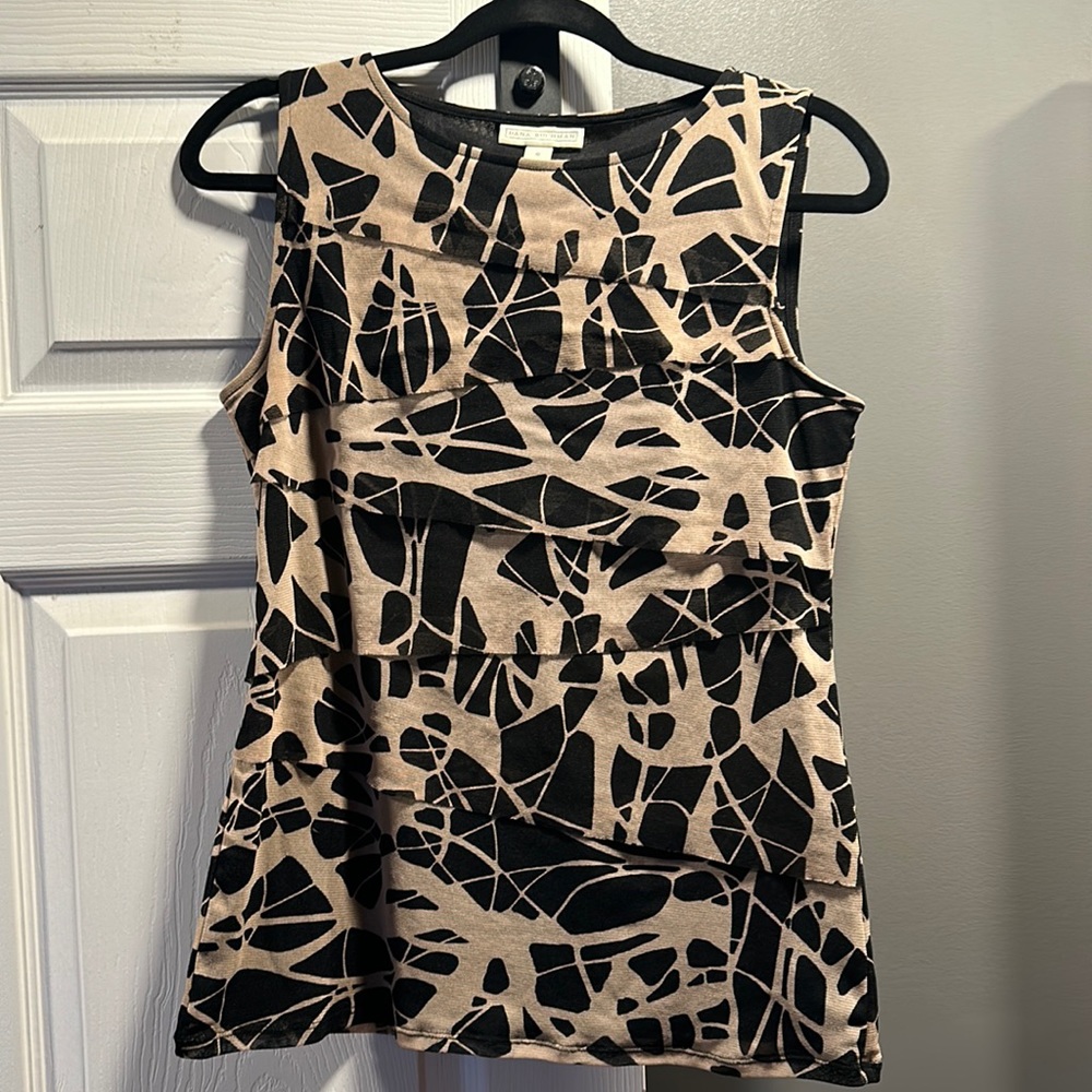 Dana Buchman sleeveless tiered shirt
